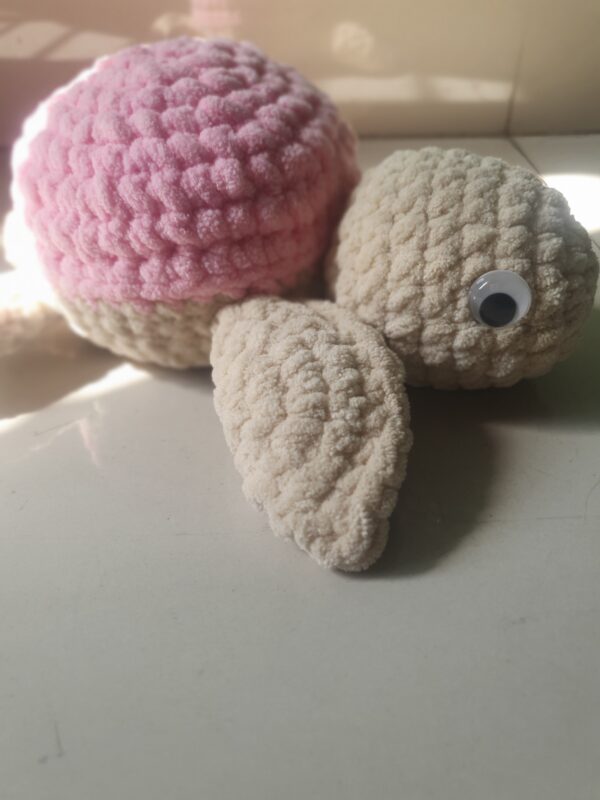 Toto Turtle Plushie - Image 3