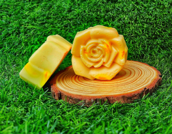 Honey & Saffron Goat Milk Soap - Image 2