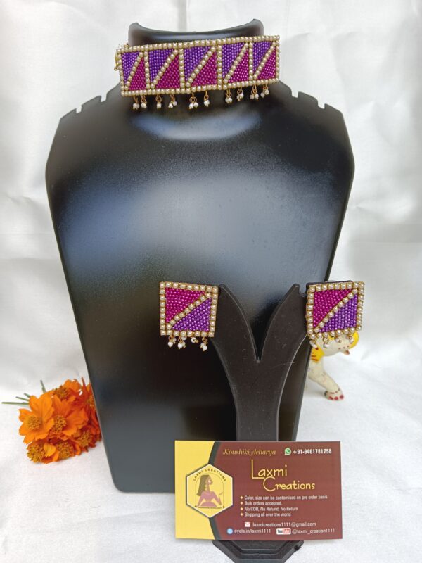 Double color Choker Set.