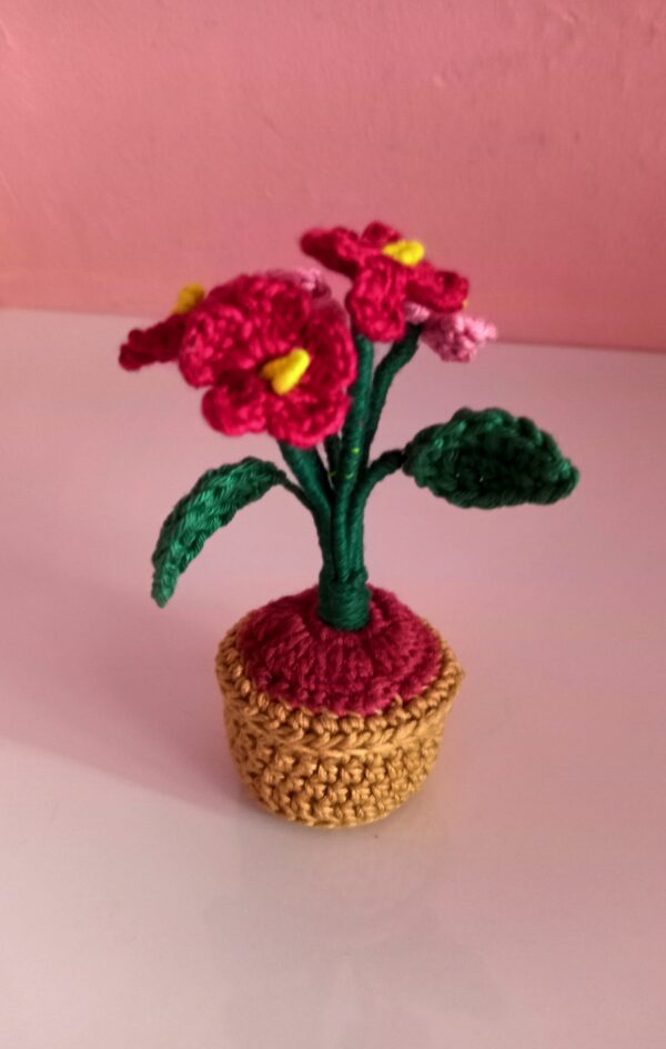 Crochet flower pot