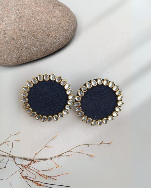 Rainvas Plain Black kundan studs earrings