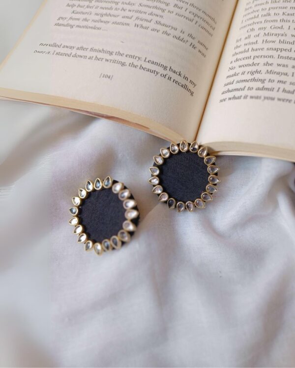 Rainvas Plain Black kundan studs earrings - Image 2