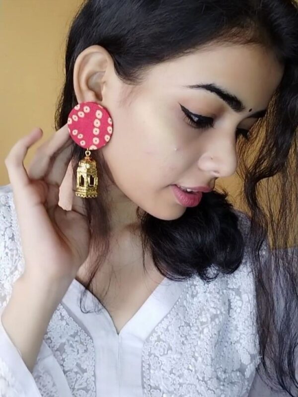 Rainvas Red bandhani print golden jhumka earrings - Image 2