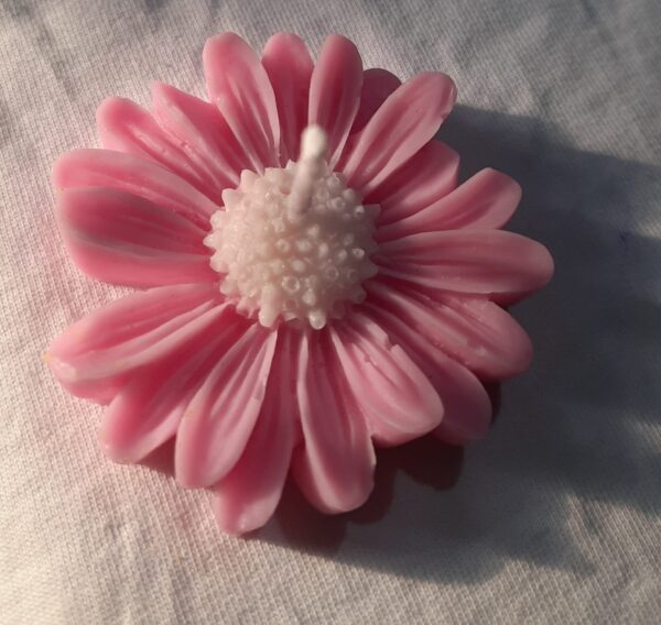 Daisy Flower Candles - Image 2