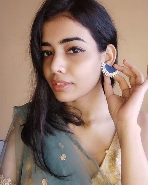 Rainvas blue semi circular sun inspired studs earrings - Image 3