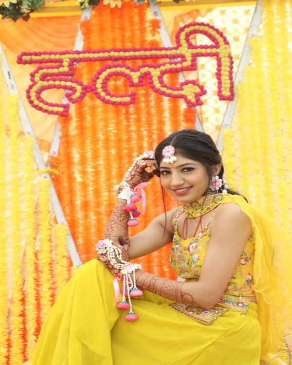 Floral Rose Petal Mangtika Set - Image 3