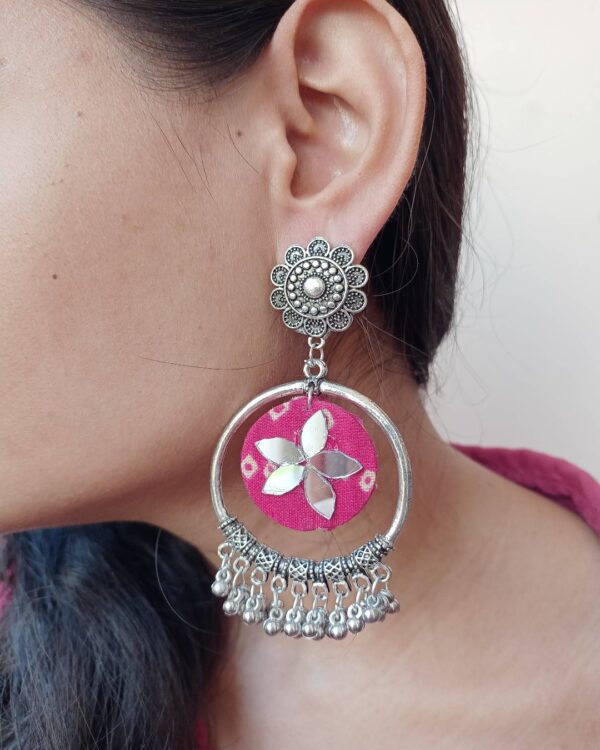Rainvas pink bandhani printed fabric bali ghungroo earrings - Image 2
