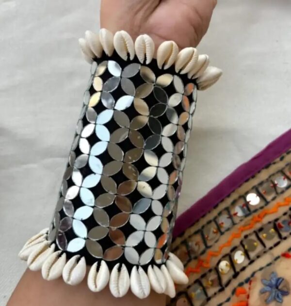 Mirror work hand kada