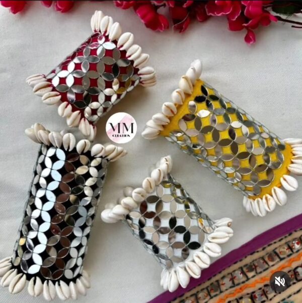 Mirror work hand kada