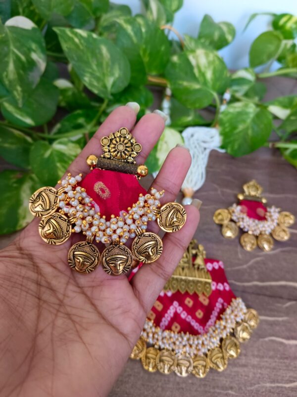 Bandhej necklace set