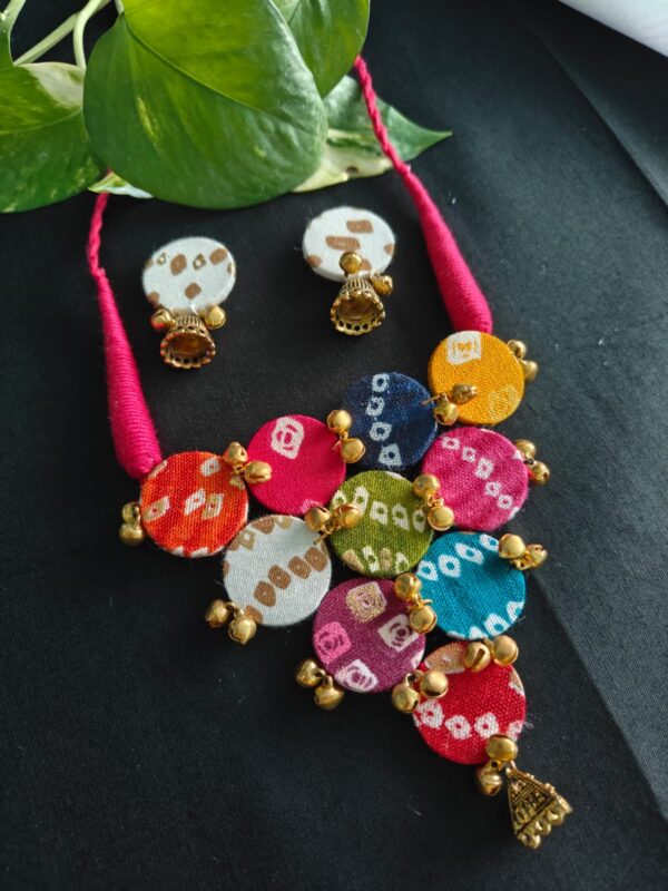 multi color bandhani necklace