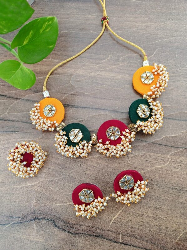 multicolor choker set
