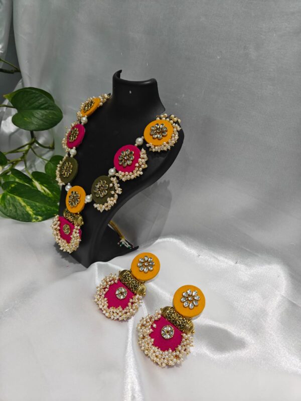 multi color necklace set