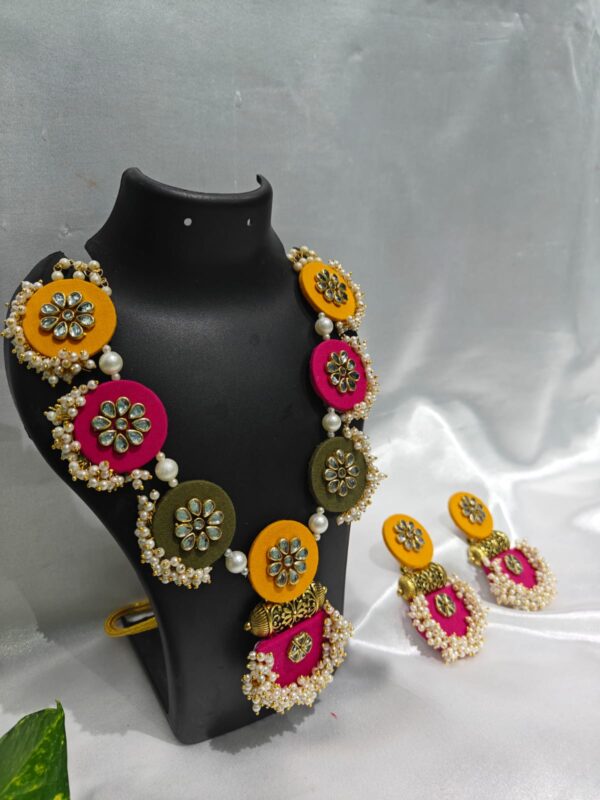 multi color necklace set