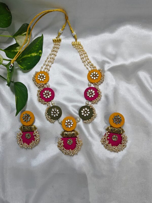 multi color necklace set