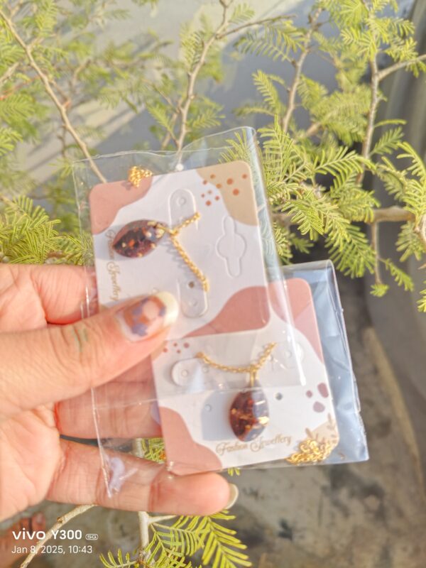 Resin rose preserved pendant - Image 2