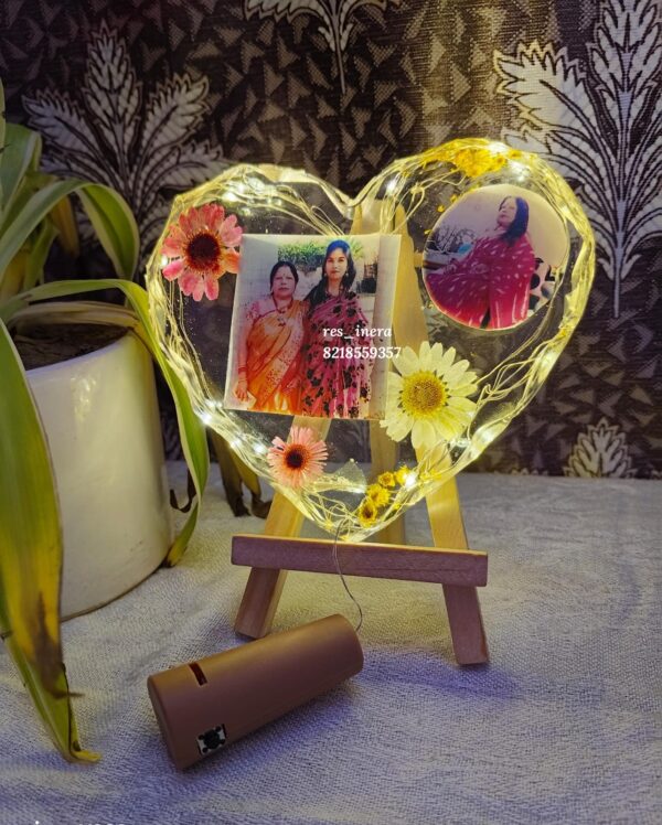 Resin 3D heart light photo frame - Image 3