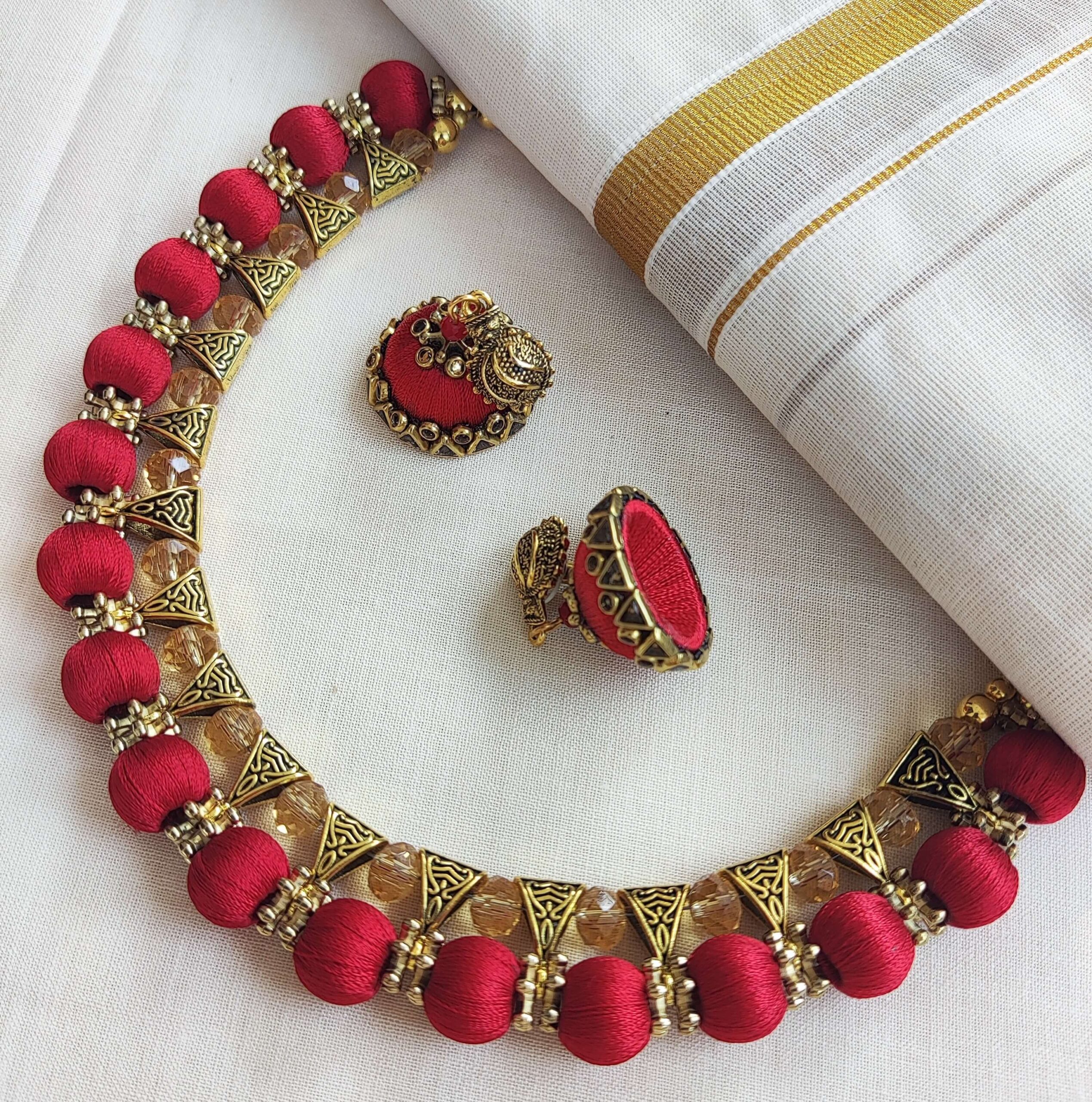 red choker set